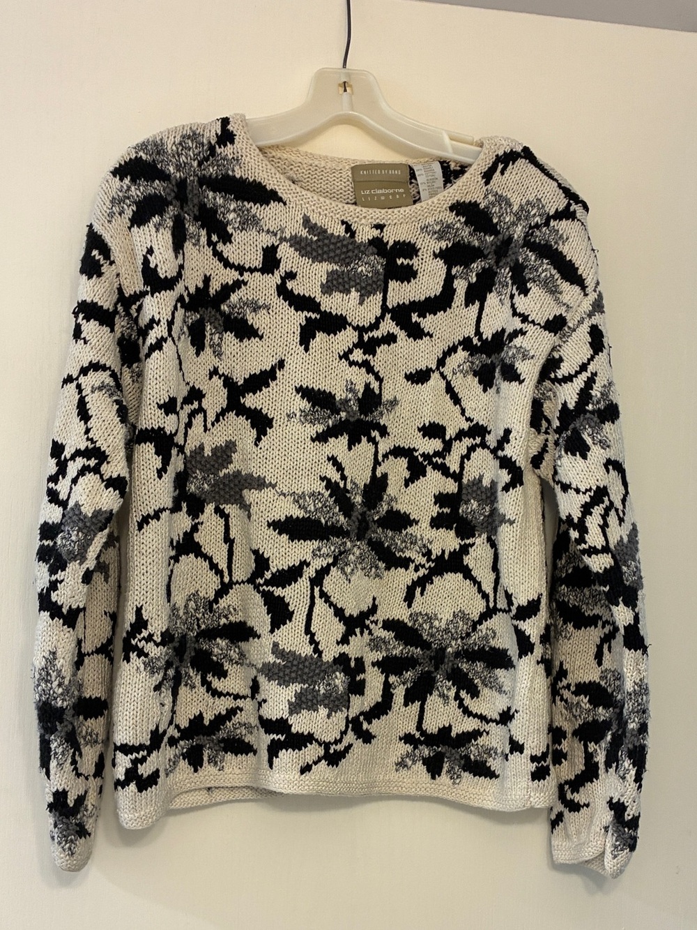 Vintage Liz Claiborne Black & White Hand Knit Floral Crewneck Sweater